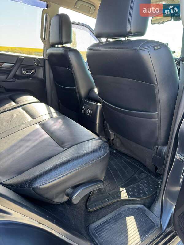 Внедорожник / Кроссовер Mitsubishi Pajero Wagon 2008 в Южном фото 12 Внедорожник / Кроссовер Mitsubishi Pajero Wagon 2008 в Южном