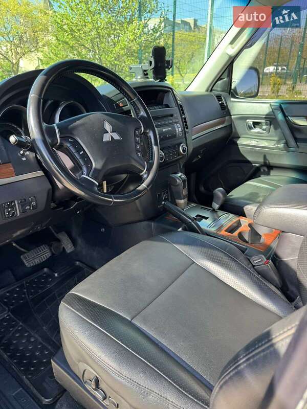 Внедорожник / Кроссовер Mitsubishi Pajero Wagon 2008 в Южном фото 17 Внедорожник / Кроссовер Mitsubishi Pajero Wagon 2008 в Южном