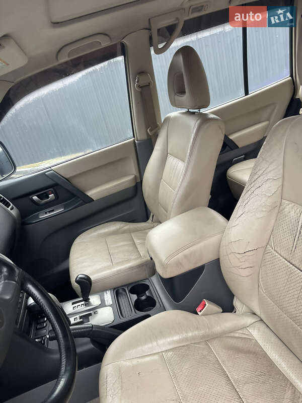 Позашляховик / Кросовер Mitsubishi Pajero Wagon 2005 в Рівному