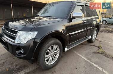 Внедорожник / Кроссовер Mitsubishi Pajero Wagon 2015 в Киеве