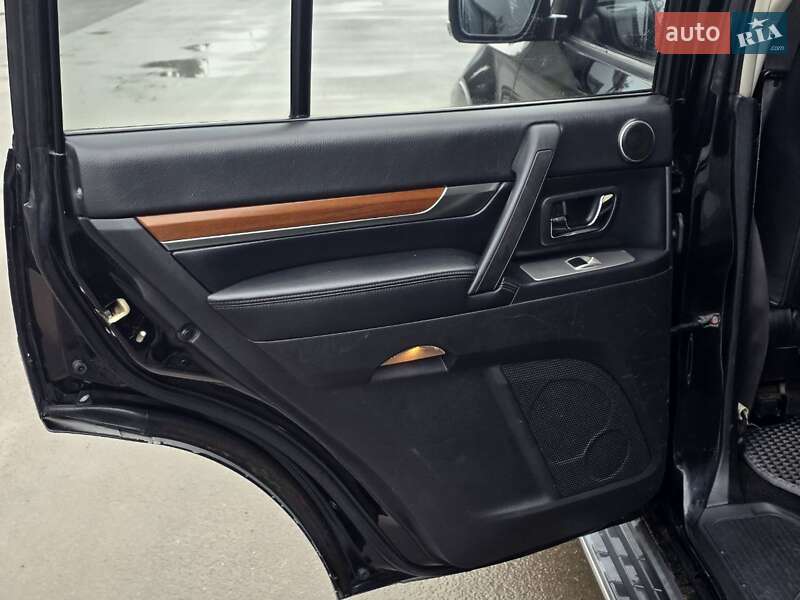 Внедорожник / Кроссовер Mitsubishi Pajero Wagon 2007 в Тернополе