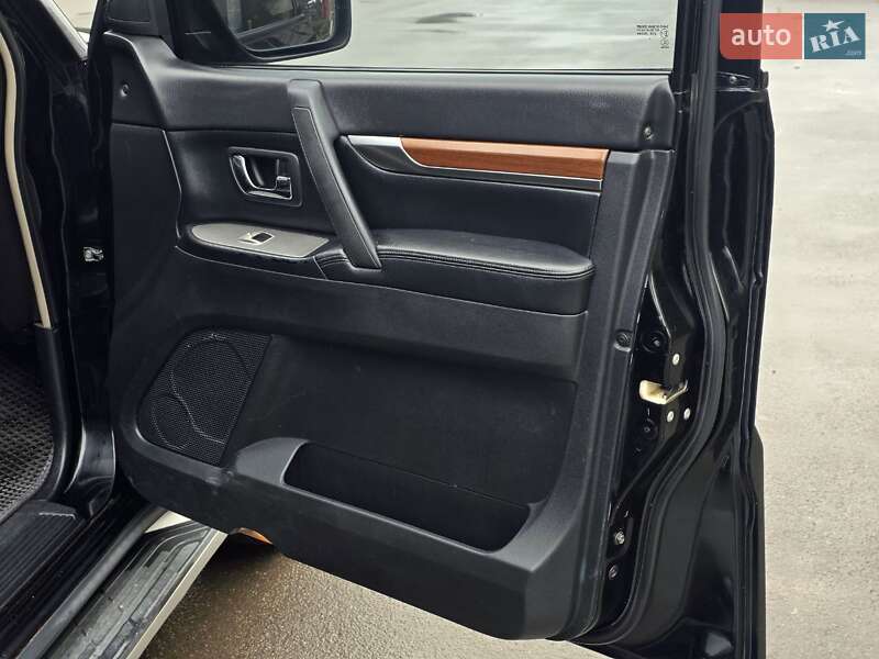 Внедорожник / Кроссовер Mitsubishi Pajero Wagon 2007 в Тернополе