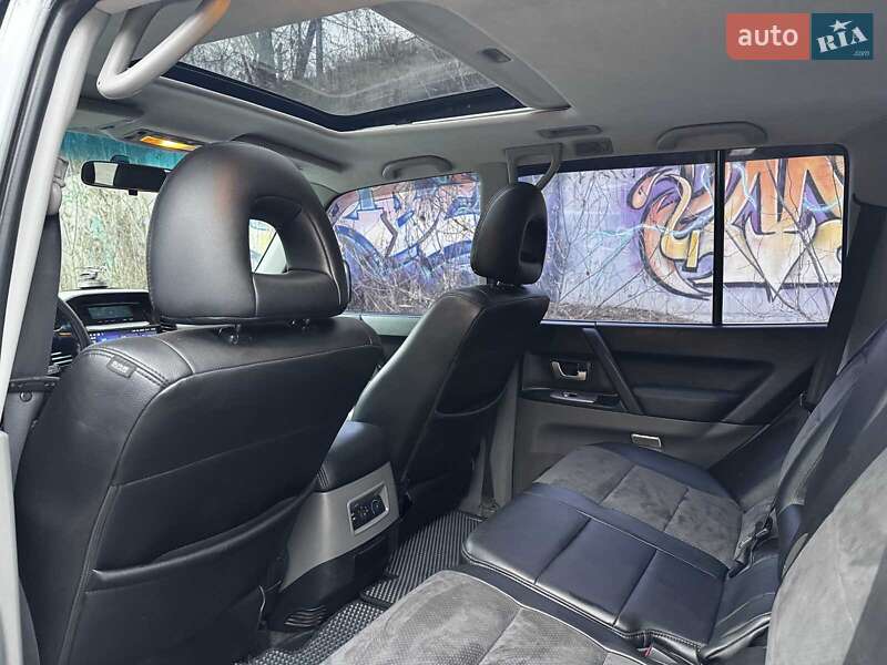 Внедорожник / Кроссовер Mitsubishi Pajero Wagon 2006 в Киеве фото 30 Внедорожник / Кроссовер Mitsubishi Pajero Wagon 2006 в Киеве