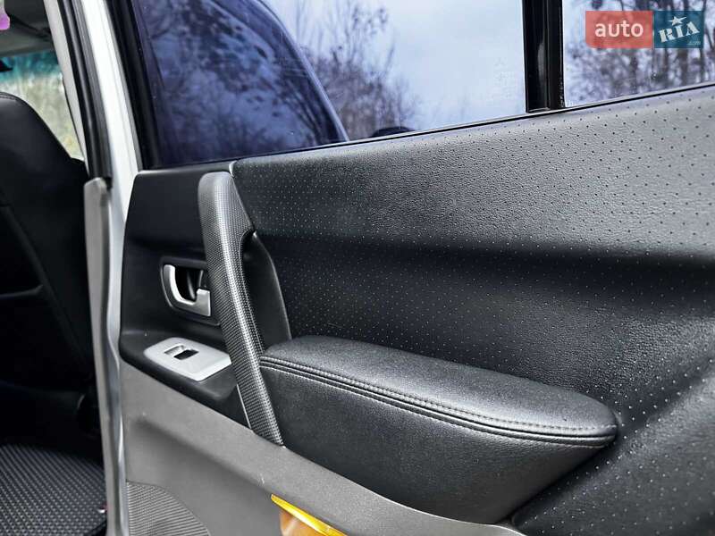 Внедорожник / Кроссовер Mitsubishi Pajero Wagon 2006 в Киеве фото 35 Внедорожник / Кроссовер Mitsubishi Pajero Wagon 2006 в Киеве