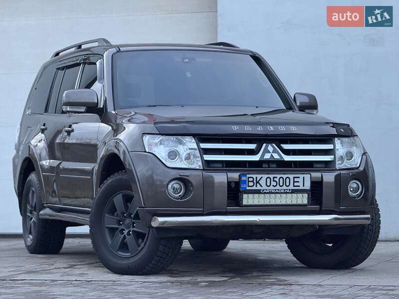 Mitsubishi Pajero Wagon 2010 Mitsubishi Pajero Wagon 2010