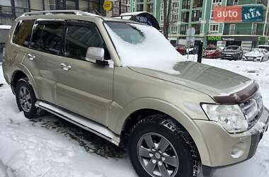 Позашляховик / Кросовер Mitsubishi Pajero Wagon 2008 в Києві