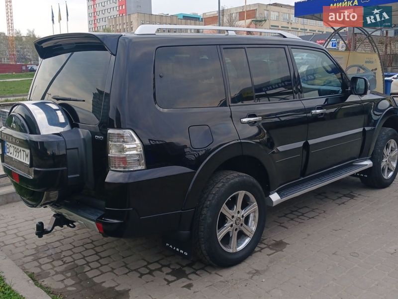 Mitsubishi Pajero Wagon 2011