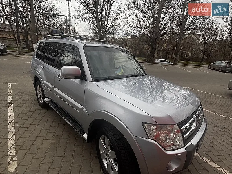 Mitsubishi Pajero Wagon 2007 VIN JMBLYV97W7J002459 фото оголошення 3 з 49