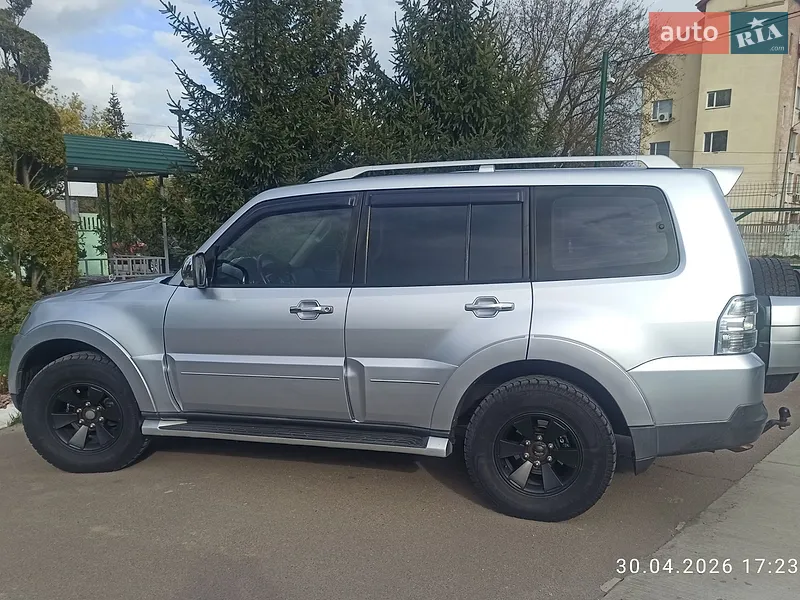 Mitsubishi Pajero Wagon 2008 VIN JMYLRV93W8J726210 фото оголошення 2 з 42
