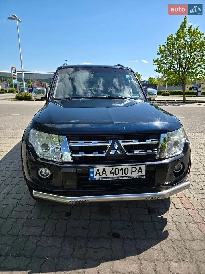 2011 Mitsubishi Pajero - мініатюра 10
