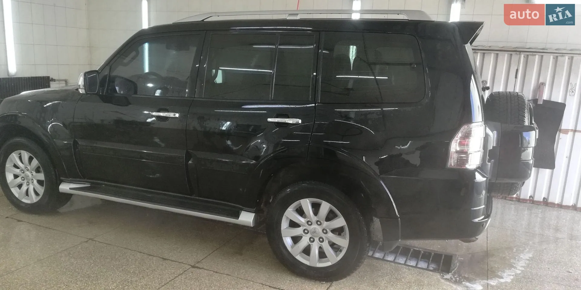 2011 Mitsubishi Pajero - мініатюра 3