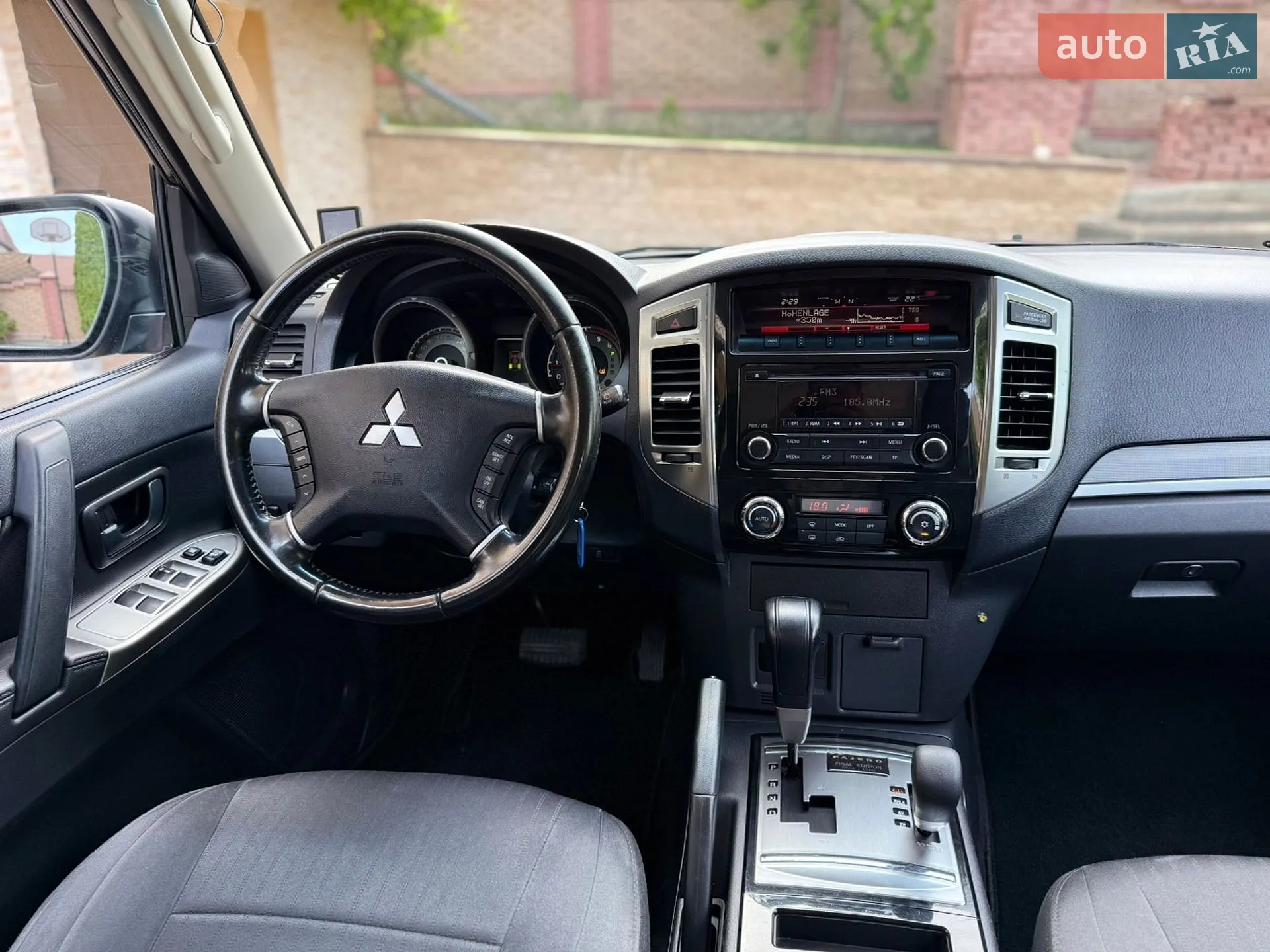 2017 Mitsubishi Pajero - мініатюра 16