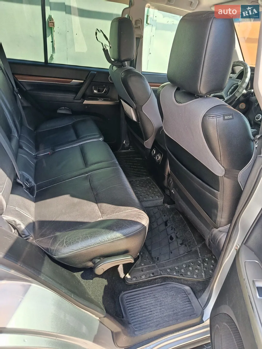 2012 Mitsubishi Pajero - мініатюра 9