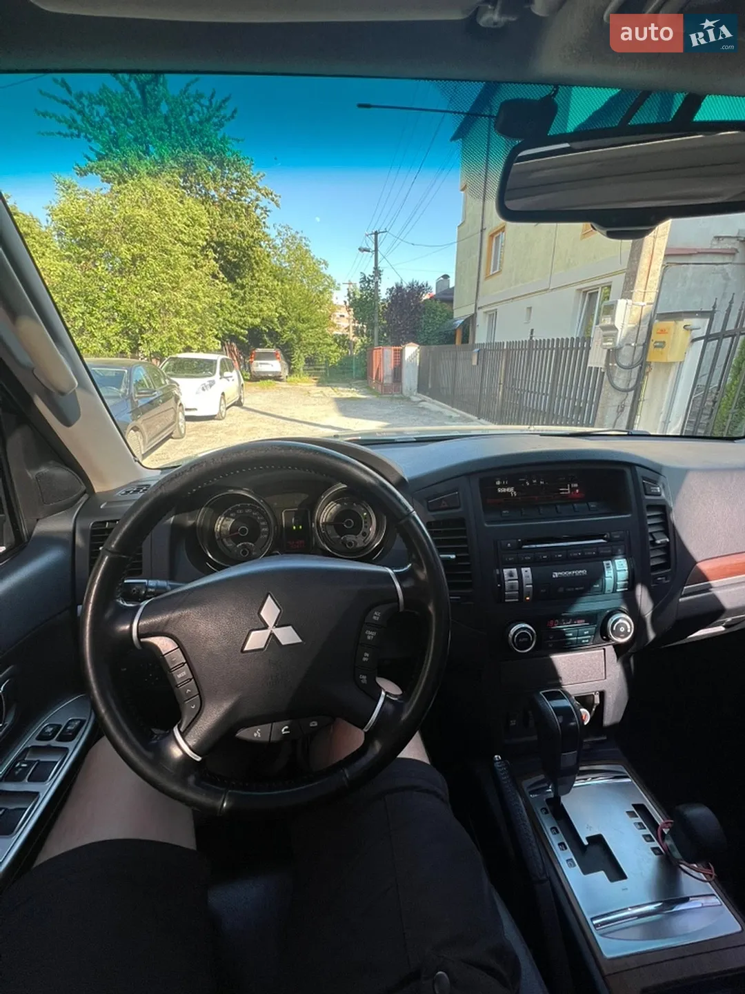 2012 Mitsubishi Pajero - мініатюра 5