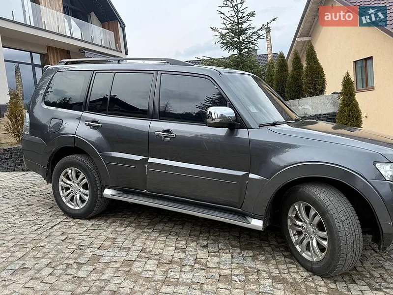 Mitsubishi Pajero Wagon 2013