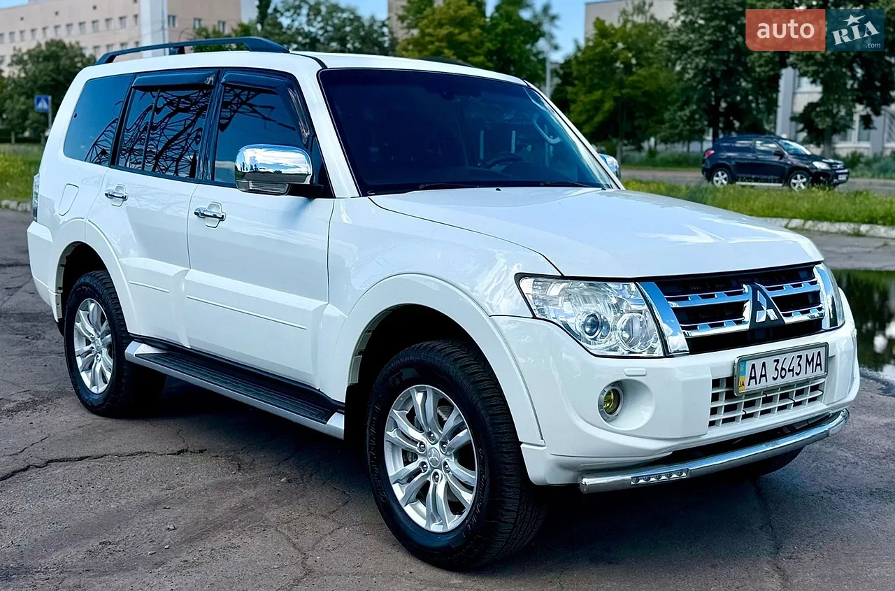 2011 Mitsubishi Pajero - мініатюра 13