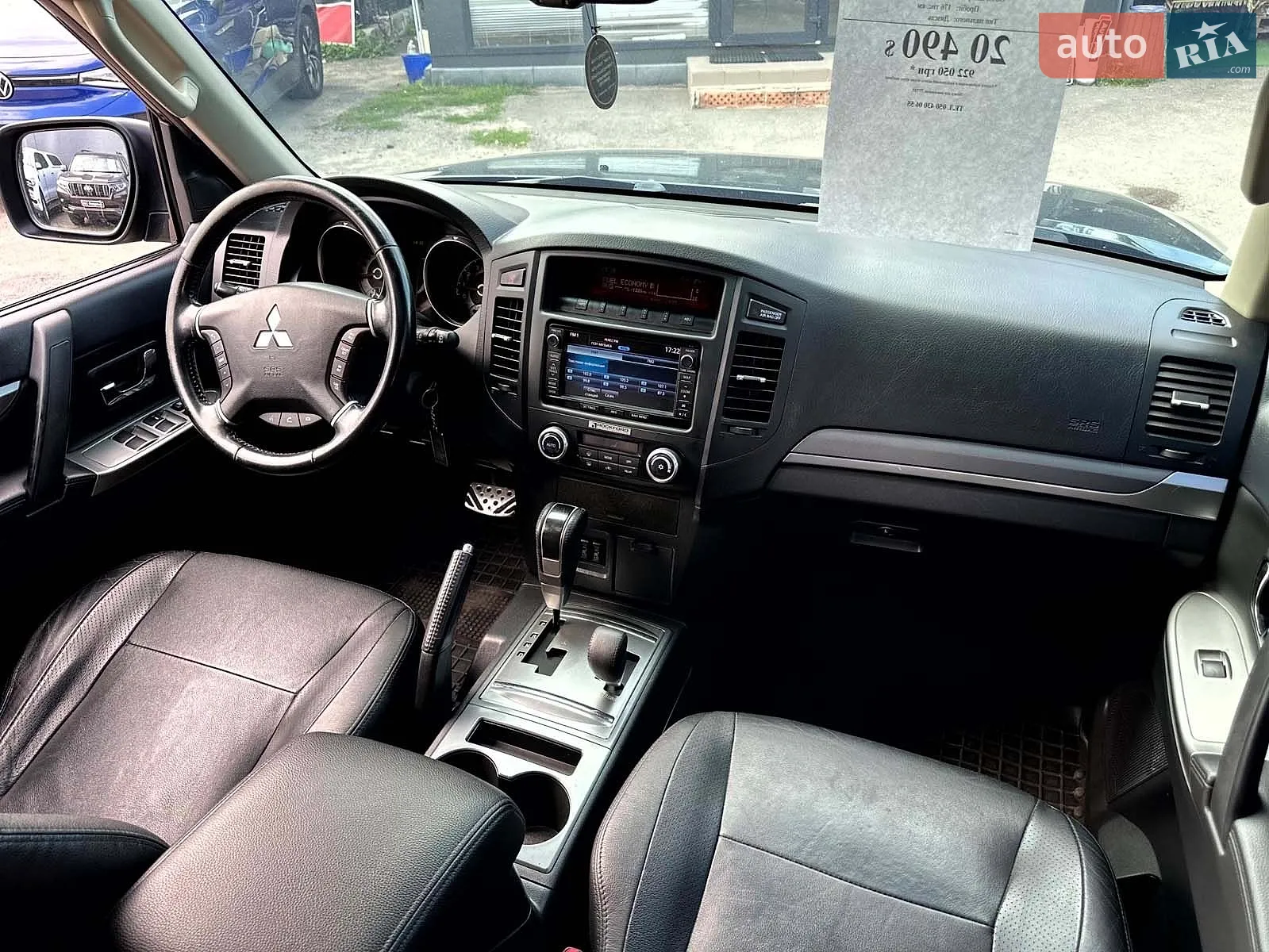 2014 Mitsubishi Pajero - мініатюра 3
