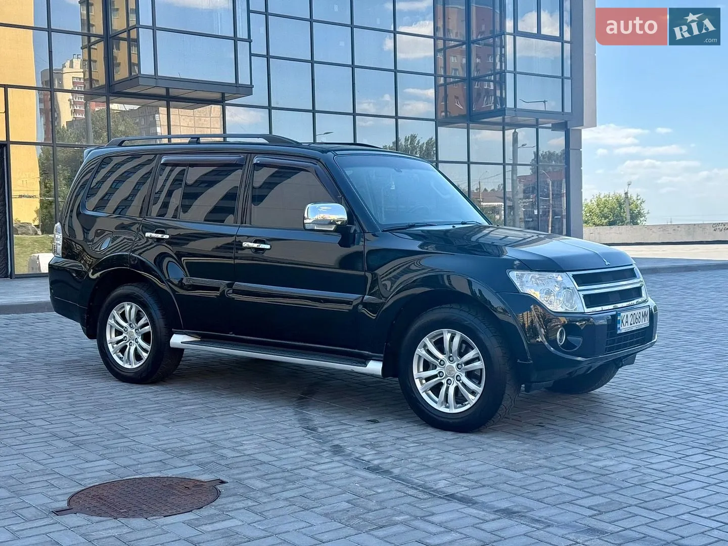2015 Mitsubishi Pajero - мініатюра 10