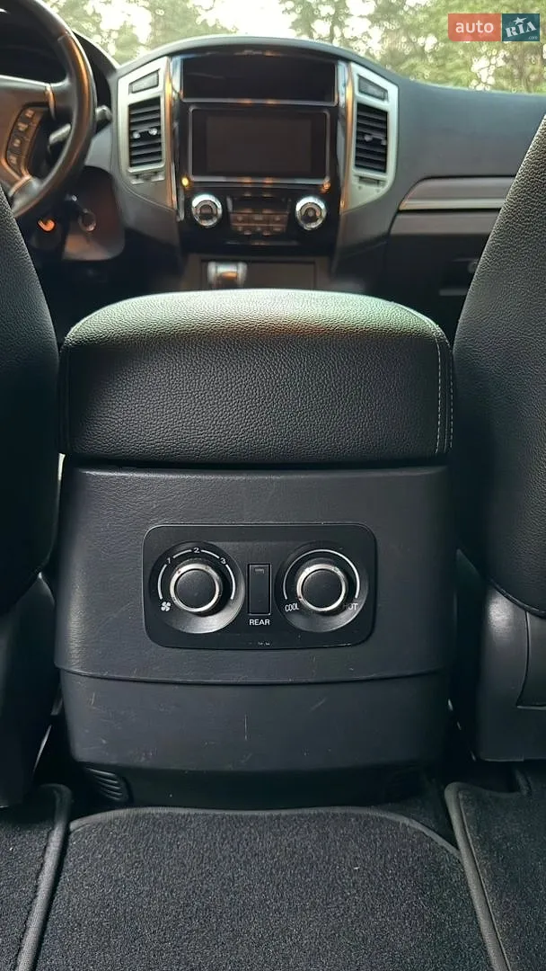 2018 Mitsubishi Pajero - мініатюра 27