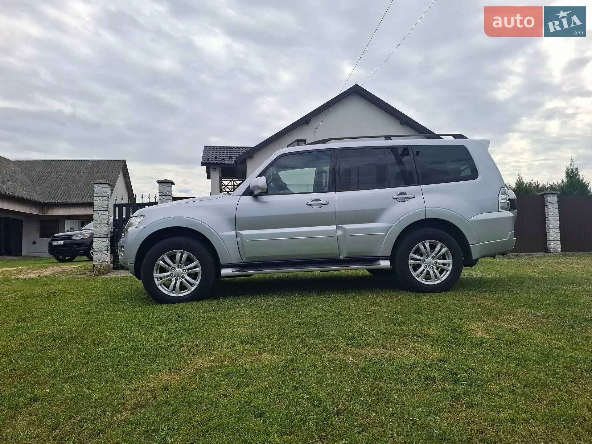 2017 Mitsubishi Pajero - мініатюра 5