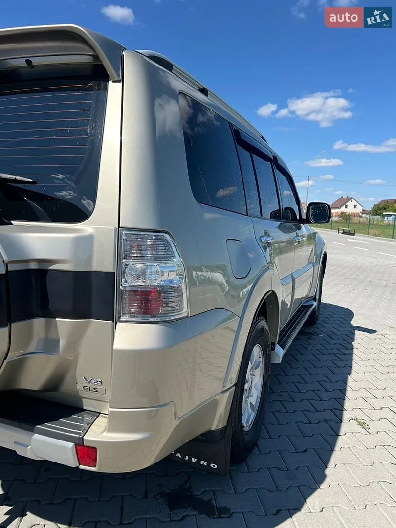 2017 Mitsubishi Pajero - мініатюра 10