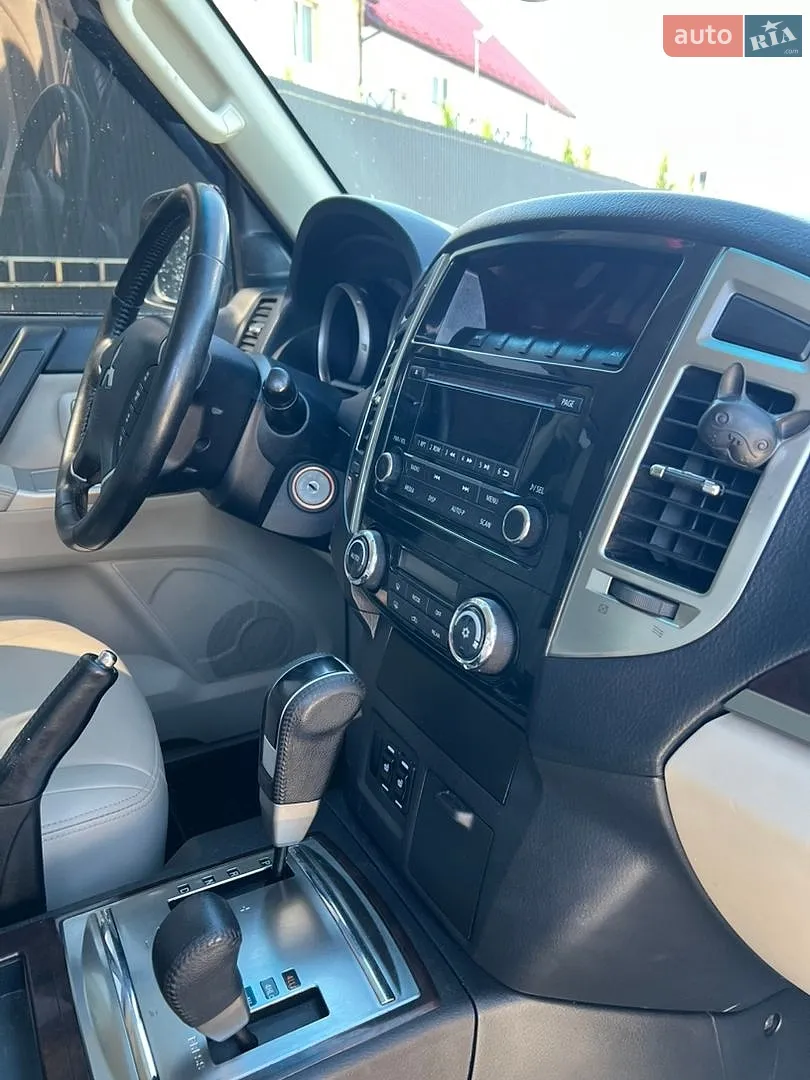 2017 Mitsubishi Pajero - мініатюра 21