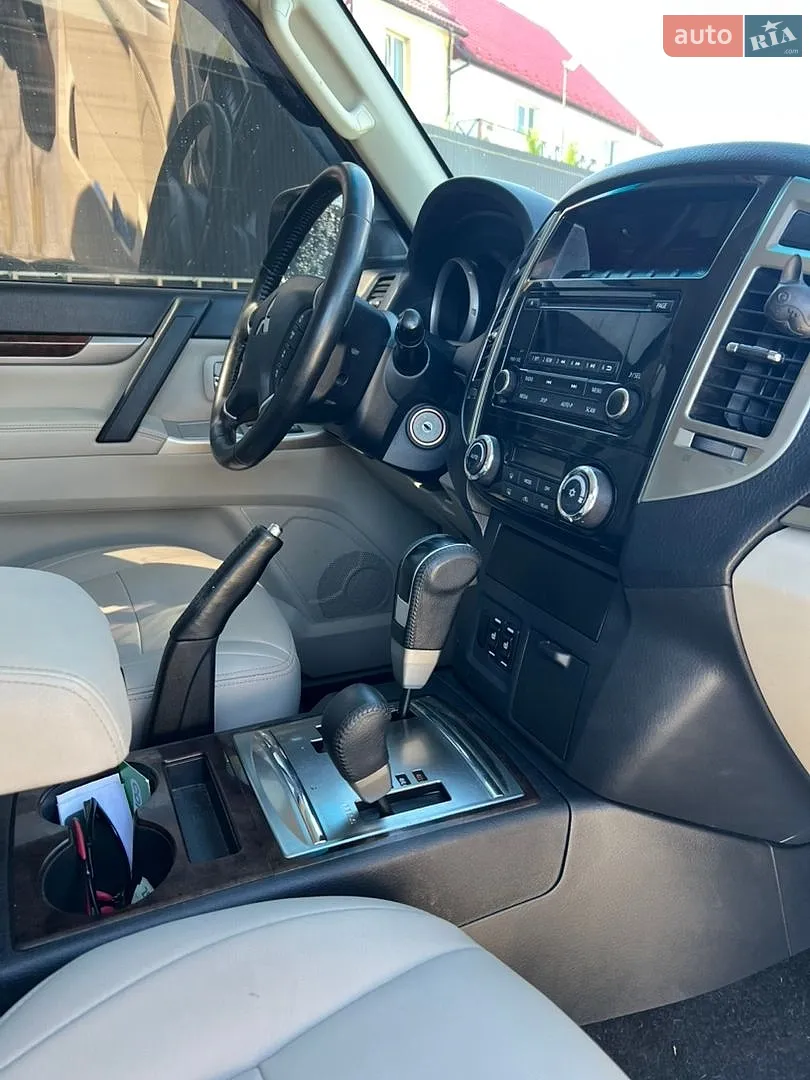 2017 Mitsubishi Pajero - мініатюра 22