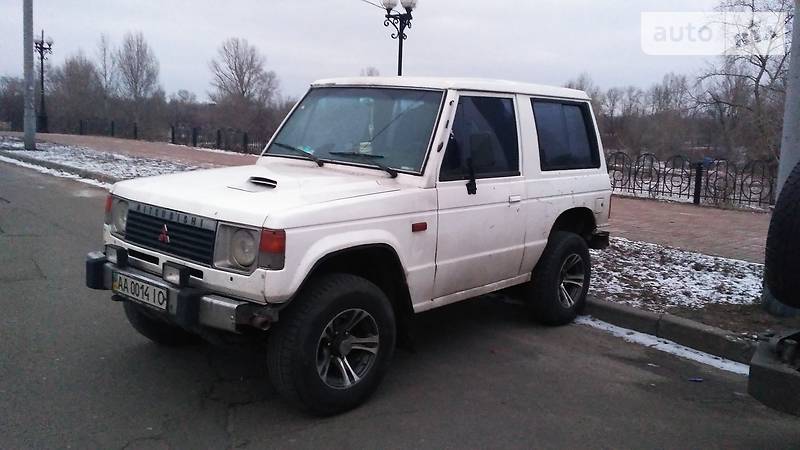 Внедорожник / Кроссовер Mitsubishi Pajero 1990 в Киеве