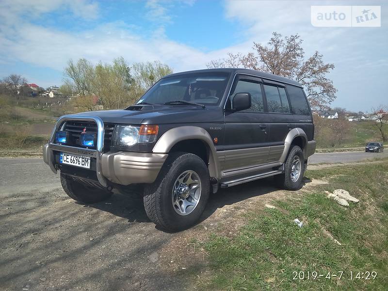 Позашляховик / Кросовер Mitsubishi Pajero 1998 в Чернівцях