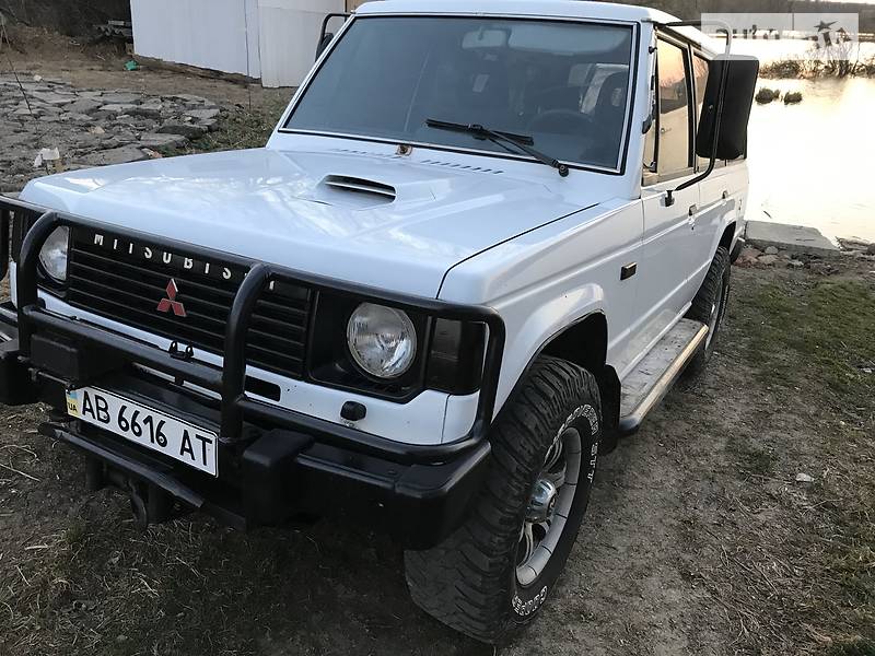 Mitsubishi pajero 1988