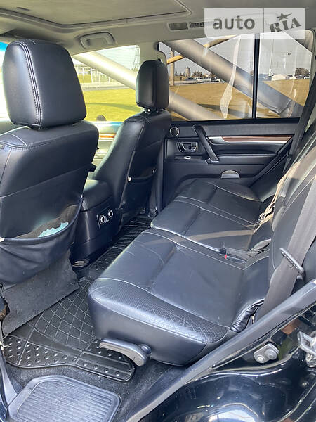 Позашляховик / Кросовер Mitsubishi Pajero 2008 в Дніпрі