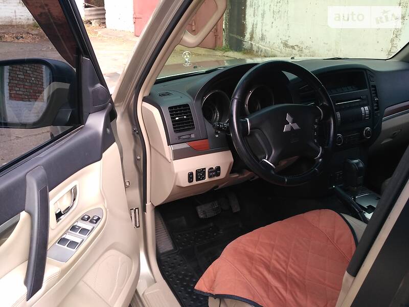 Внедорожник / Кроссовер Mitsubishi Pajero 2008 в Покрове