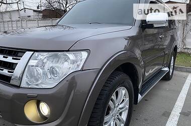 Внедорожник / Кроссовер Mitsubishi Pajero 2013 в Киеве