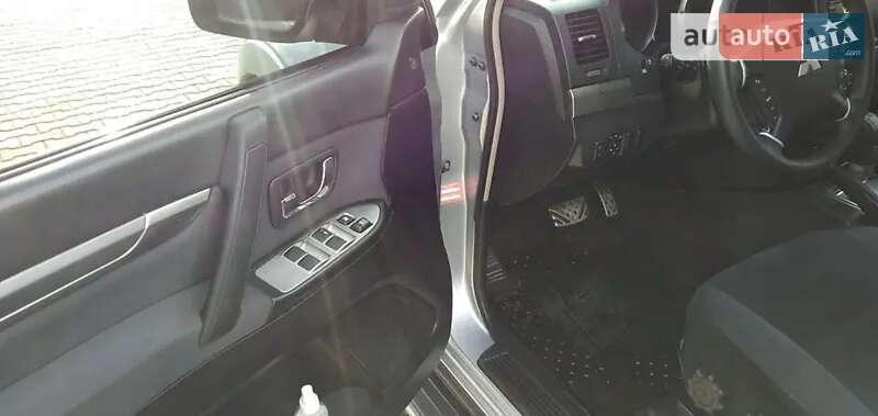 Внедорожник / Кроссовер Mitsubishi Pajero 2007 в Виноградове