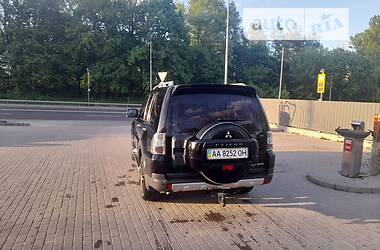 Внедорожник / Кроссовер Mitsubishi Pajero 2008 в 