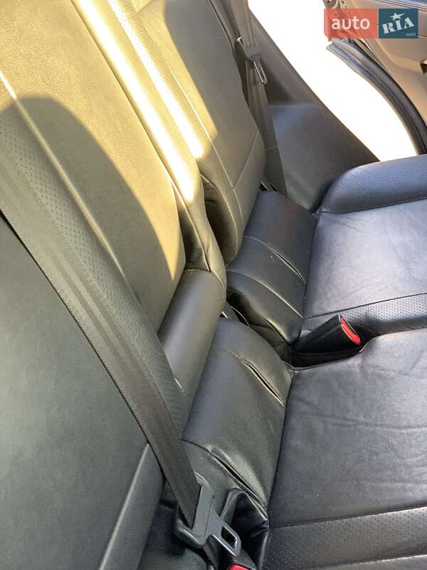 Внедорожник / Кроссовер Mitsubishi Pajero 2010 в Киеве