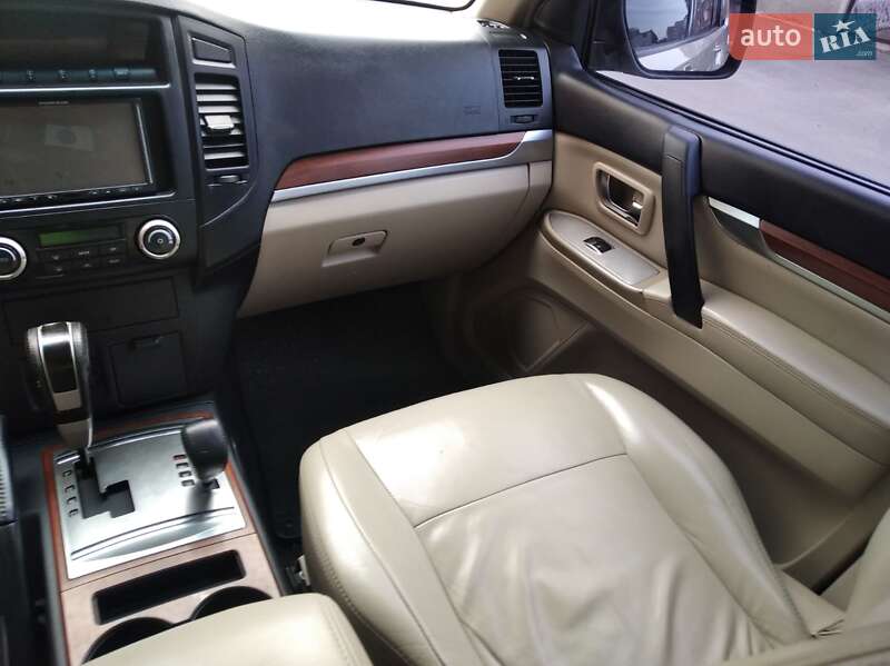 Внедорожник / Кроссовер Mitsubishi Pajero 2007 в Чорткове