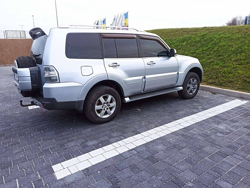 Внедорожник / Кроссовер Mitsubishi Pajero 2007 в Львове