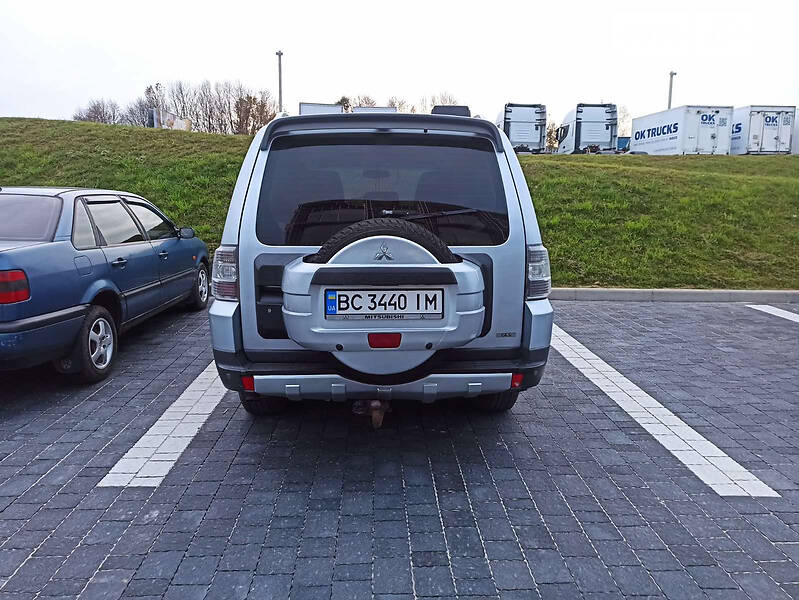 Внедорожник / Кроссовер Mitsubishi Pajero 2007 в Львове