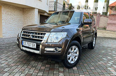 Внедорожник / Кроссовер Mitsubishi Pajero 2017 в Черновцах