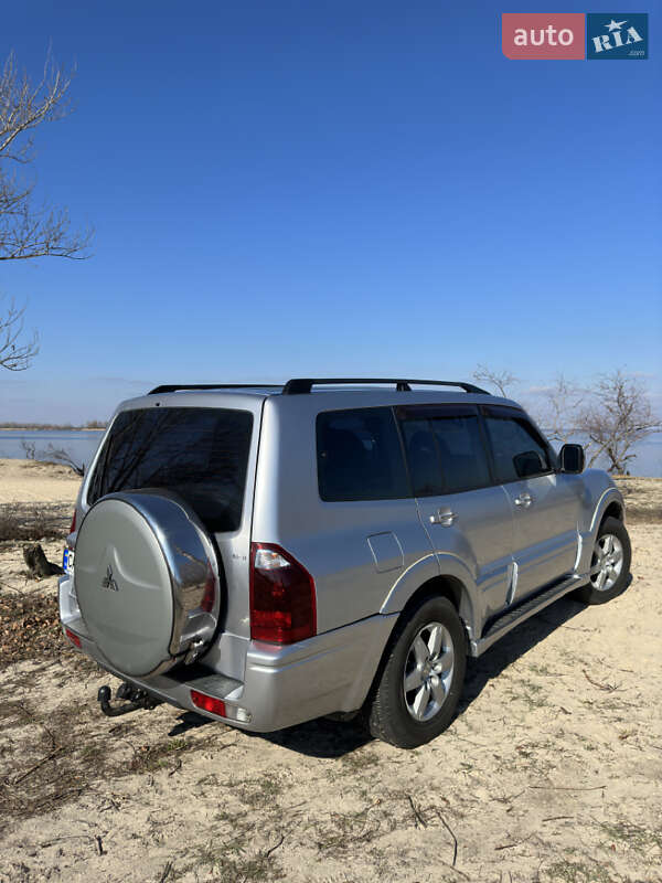 Внедорожник / Кроссовер Mitsubishi Pajero 2005 в Черкассах