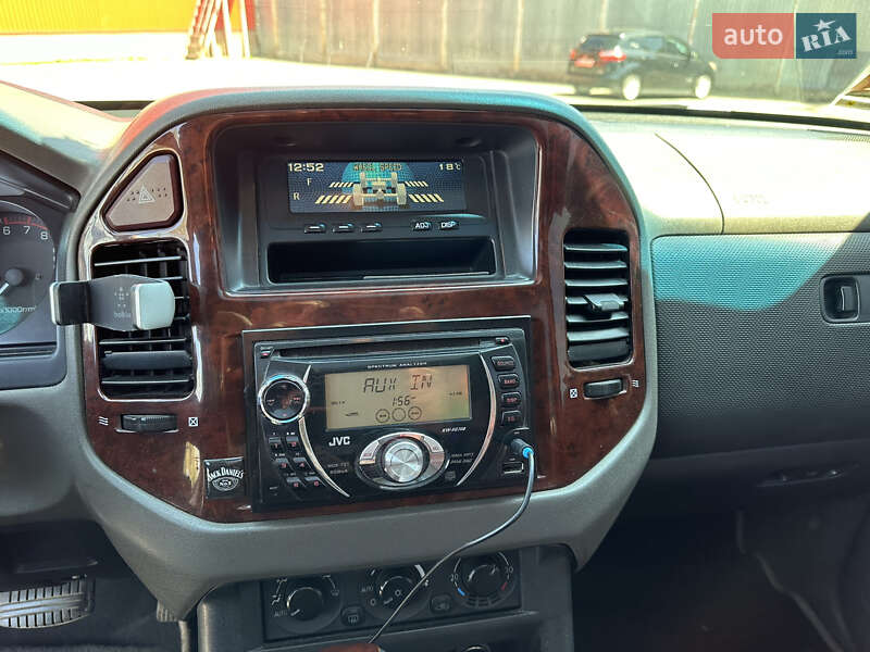 Внедорожник / Кроссовер Mitsubishi Pajero 2003 в Одессе