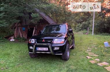 Внедорожник / Кроссовер Mitsubishi Pajero 2000 в 