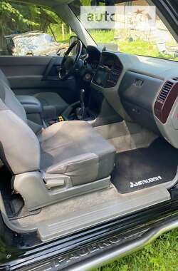 Внедорожник / Кроссовер Mitsubishi Pajero 2000 в 