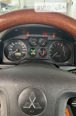 Внедорожник / Кроссовер Mitsubishi Pajero 2000 в 