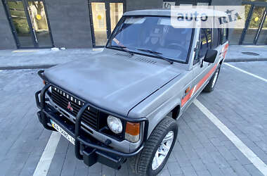 Внедорожник / Кроссовер Mitsubishi Pajero 1990 в 
