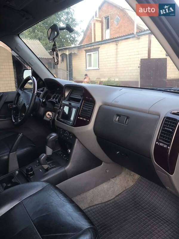 Mitsubishi Pajero 2001