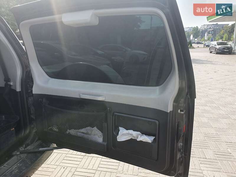 Внедорожник / Кроссовер Mitsubishi Pajero 2005 в Львове