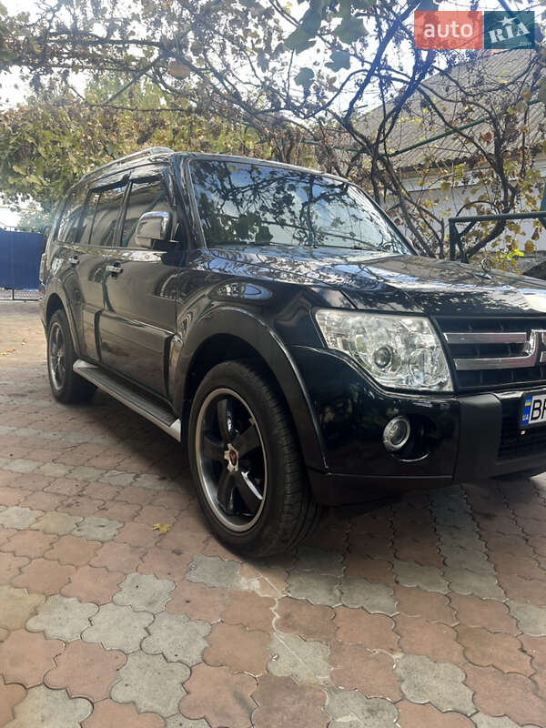 Внедорожник / Кроссовер Mitsubishi Pajero 2008 в Одессе