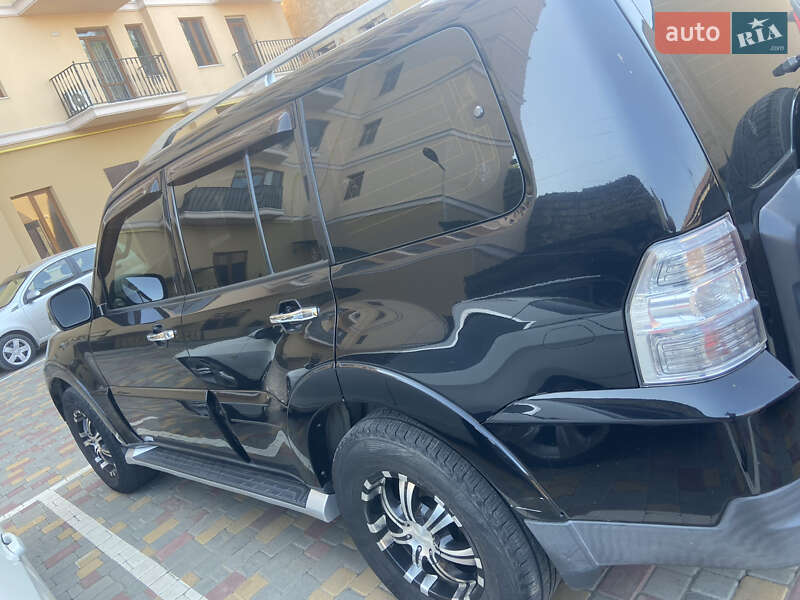 Внедорожник / Кроссовер Mitsubishi Pajero 2007 в Киеве